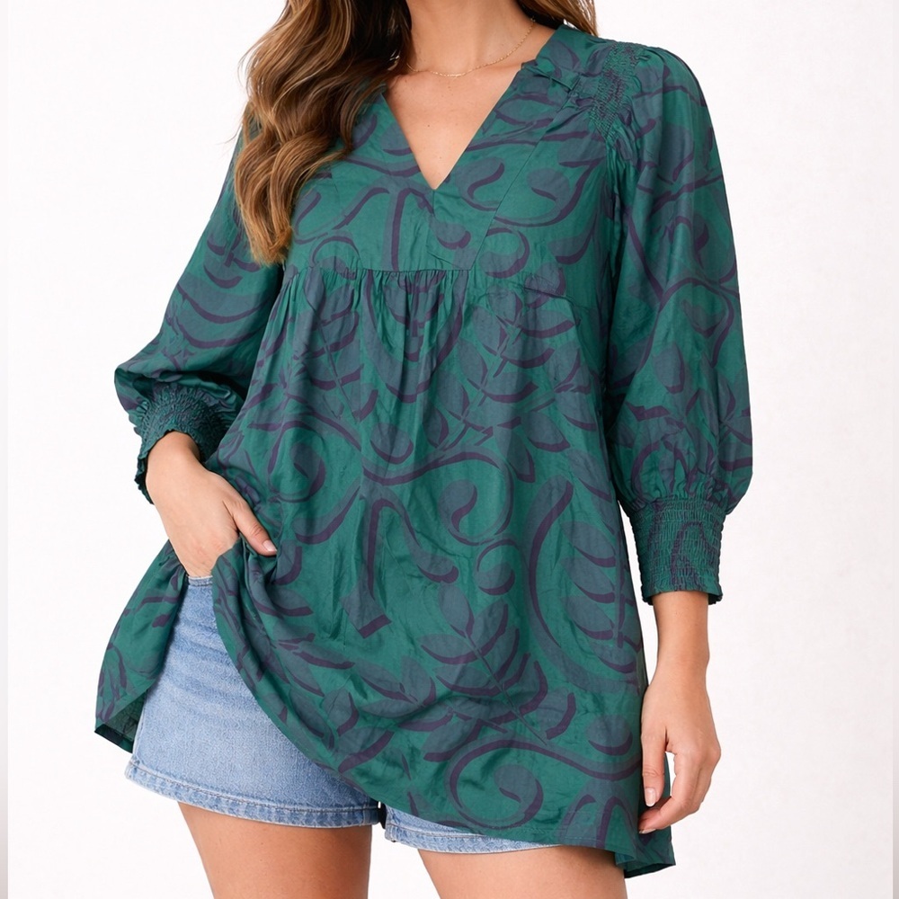 Porridge Anthropologie Green Boho Tunic Blouse Smocked Sleeve Size S